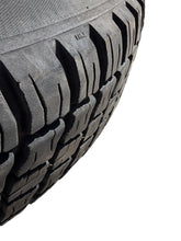 Görseli Galeri görüntüleyiciye yükleyin, 16in Gümüş Jant ve Lastik Seti 225/75R16 (5x) – Hunter &amp; 469; Bukhanka – KULLANILMIŞ
