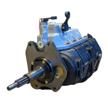 Încarcă imaginea în vizualizatorul Galerie, 5-Speed Gearbox – Bukhanka Modern (2.7L) – OEM 2206170001001 - Clutch and transmission - UAZ spare parts