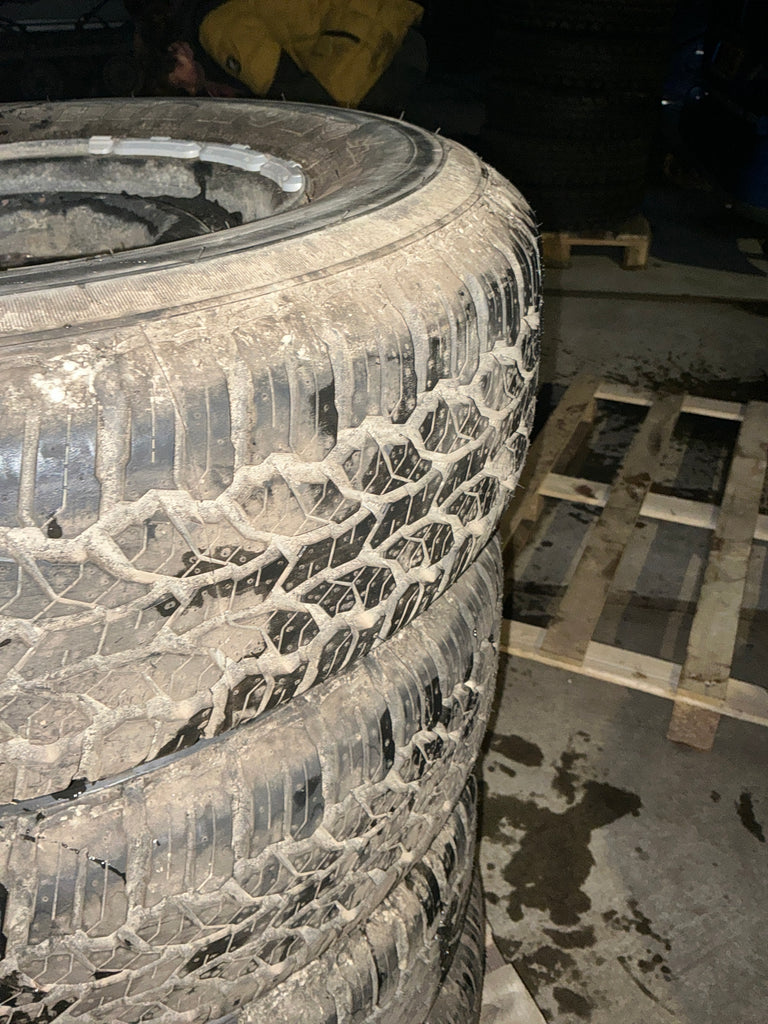 Klasisks 15 collu viens gabals diska lietots, iekļaujot visu veidu riepu