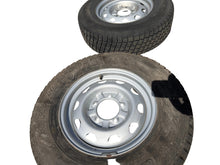 Görseli Galeri görüntüleyiciye yükleyin, 16in Gümüş Jant ve Lastik Seti 225/75R16 (5x) – Hunter &amp; 469; Bukhanka – KULLANILMIŞ