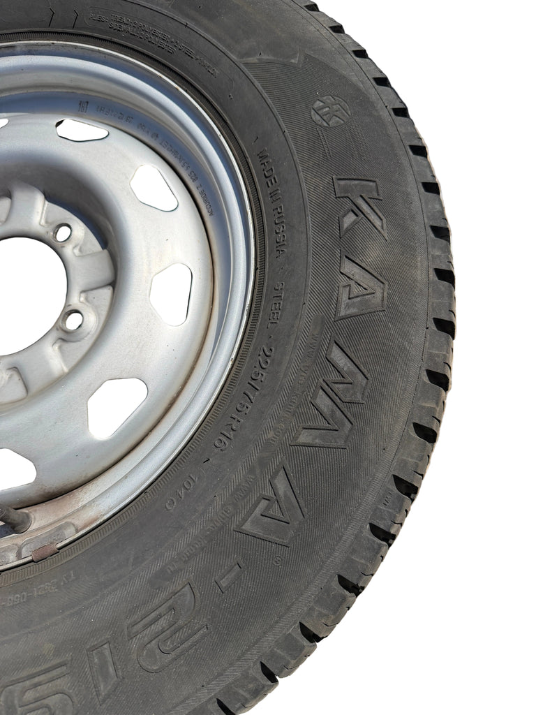 16in Gümüş Jant ve Lastik Seti 225/75R16 (5x) – Hunter & 469; Bukhanka – KULLANILMIŞ