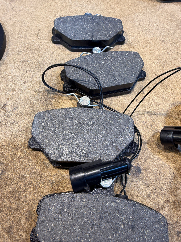 Pakeitimo diskinių stabdžių rinkinys 16 colių ratlankiams – priekiniai arba galiniai – OEM 588747843