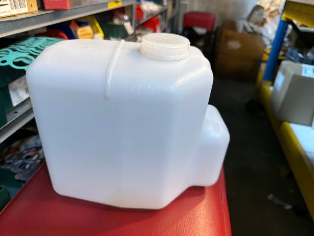 Reservatório do Lava-vidros com Bomba – Bukhanka Moderno (2.7L) – OEM 220695-5208045-01