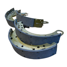 Load image into Gallery viewer, Brake Shoe Set (4 pcs) – Bukhanka (Classic 2.4L &amp; 2.9L, Modern 2.7L) / Hunter &amp; 469 (2.4L &amp; 2.9L) – OEM 3163-3502082-30 - Brake system - UAZ spare parts