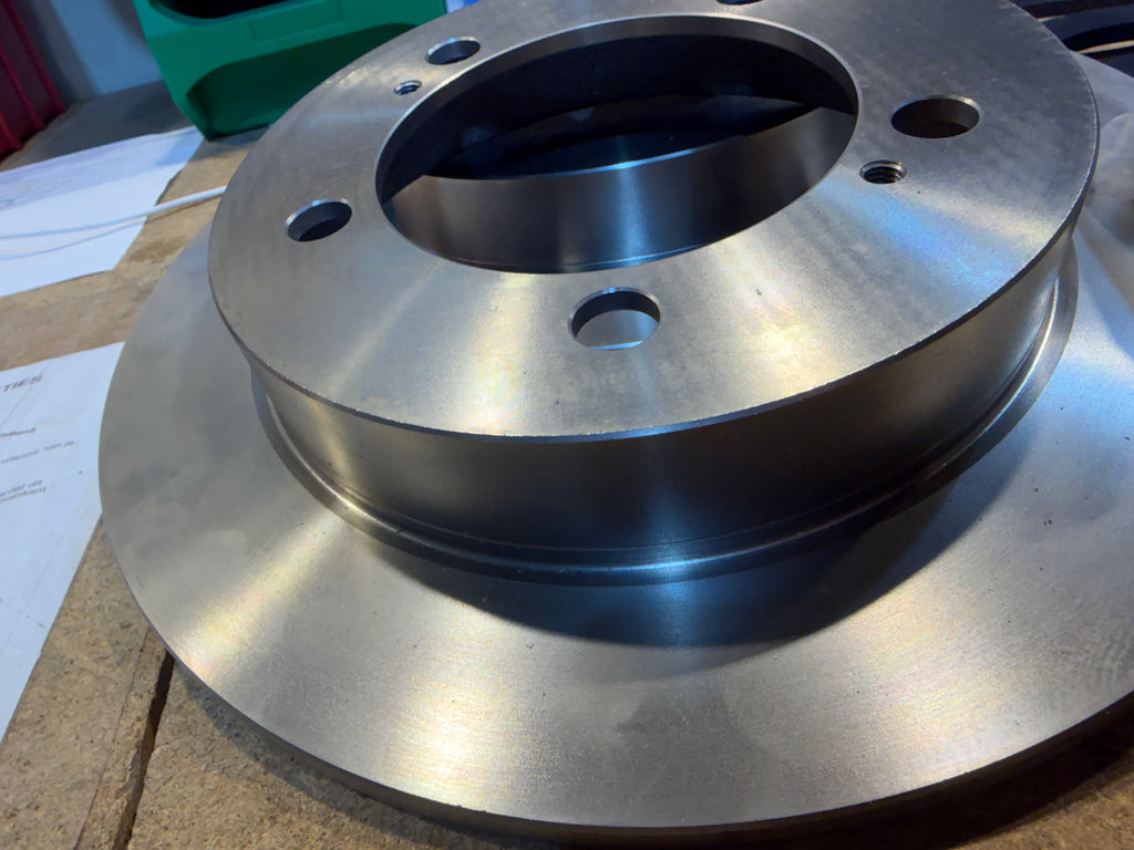 Pakeitimo diskinių stabdžių rinkinys 16 colių ratlankiams – priekiniai arba galiniai – OEM 588747843