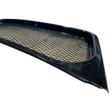 Įkelti paveikslėlį į galerijos peržiūrą, Grill – Bukhanka (Classic &amp; Modern) – OEM 0451-50-8401110-95 - Body and exterior - UAZ spare parts