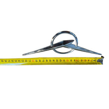 Load image into Gallery viewer, Grille Emblem – Hunter &amp; 469, Patriot, Profi – OEM 3160-8212022 / 8212023