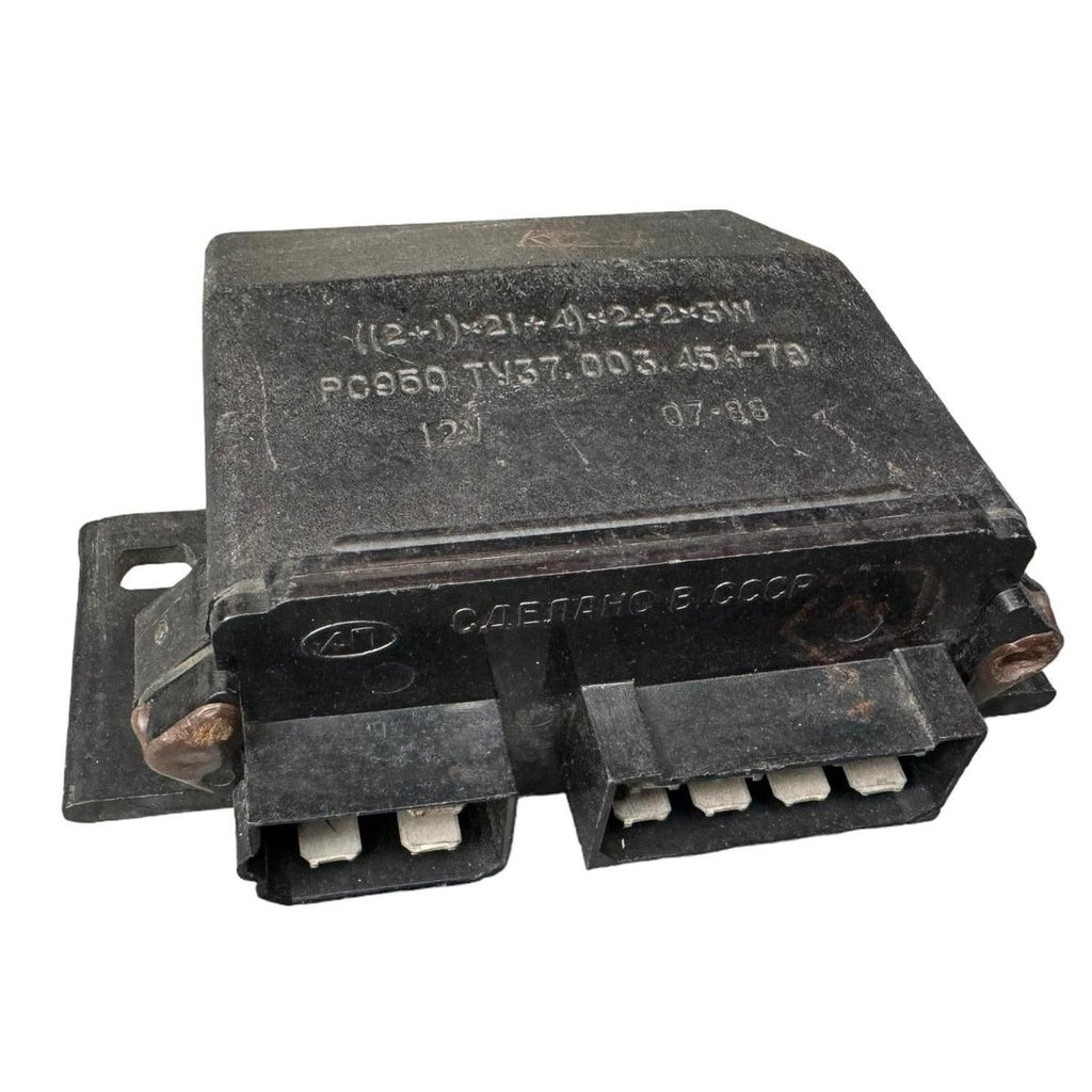 Hazard Light Relay – Bukhanka Classic & Hunter 469 (2.4L & 2.9L) – OEM 37.003.454-78 / 003.454-79 - Electrical and instruments - UAZ spare parts