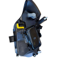 Laden Sie das Bild in den Galerie-Viewer, Left headlight from 2015 - Patriot - OEM 3163-00-3711011-20 - - UAZ spare parts