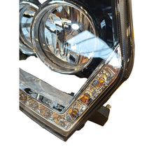 Laden Sie das Bild in den Galerie-Viewer, Right Headlight Assembly from 2015 - Patriot - OEM 3163-00-3711010-20 - - UAZ spare parts