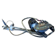 Lataa kuva Galleria-katseluun, Windshield Wiper Motor with Trapezium – Bukhanka Classic (2.4L &amp; 2.9L) – OEM 3303-5205100 / 3962-5205100 - Used &amp; Refurbished - UAZ spare parts