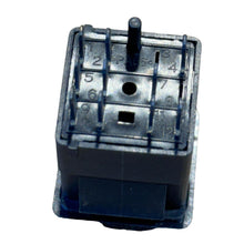 Afbeelding in Gallery-weergave laden, Hazard Light Switch – Bukhanka Modern (2.7L), Hunter &amp; 469 (2.7L) – OEM 376.371.005 – UAZPARTS.COM UAZ onderdeel – OEM 376.371.005