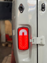 Cargar imagen en el visor de la galería, LED Taillight Universal – Hunter &amp; 469, Bukhanka – OEM 4573 - 001 - 87018980 - 2014 – UAZPARTS.COM UAZ PART – OEM 4573-001-87018980-2014