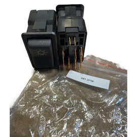 Light Switch – Bukhanka Modern, Hunter & 469 (2.7L), Patriot – OEM 3160 - 00 - 3710030 - 00 – UAZPARTS.COM UAZ onderdeel – OEM 3160 - 00 - 3710030 - 00