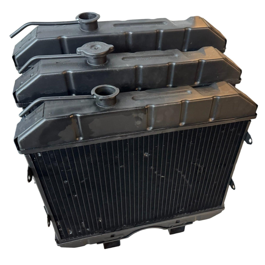 Radiator (Used, Repaired, Pressure Tested) – Bukhanka Classic (2.4L & 2.9L) & Hunter & 469 (2.4L) – OEM 469 - 1304009 – UAZPARTS.COM UAZ onderdeel – OEM 469 - 1304009 USED