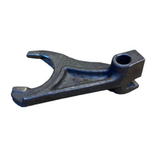 Afbeelding in Gallery-weergave laden, Shift Fork Transfer Case – Bukhanka (Classic 2.4L &amp; 2.9L, Modern 2.7L), Hunter &amp; 469 (2.4L, 2.7L, 2.9L) – OEM 390900 - 1803020 – UAZPARTS.COM UAZ onderdeel – OEM 390900 - 1803020