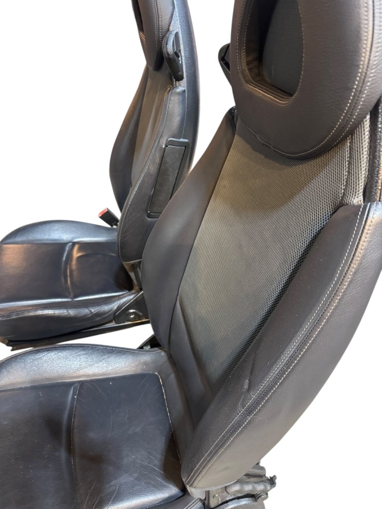 Smart Full Leather Heated Seat Set (2 pcs) – Bukhanka (Classic & Modern) – OEM SMART123ZACHTBLAUW – UAZPARTS.COM UAZ PART – OEM SMART123ZACHTBLAUW