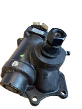 Afbeelding in Gallery-weergave laden, Steering Gearbox Modern – Bukhanka Modern (2.7L) – OEM 220695-340500-20 REBUILD – UAZPARTS.COM UAZ PART – OEM 220695-340500-REBUILD