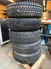 Afbeelding in Gallery-weergave laden, Wheel &amp; Tire Set 16in White 225/75R16 (5x) – Hunter &amp; 469; Bukhanka – USED – UAZPARTS.COM UAZ PART – OEM 64747447